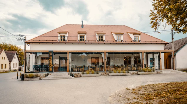 Noc pro dva v Angusfarm